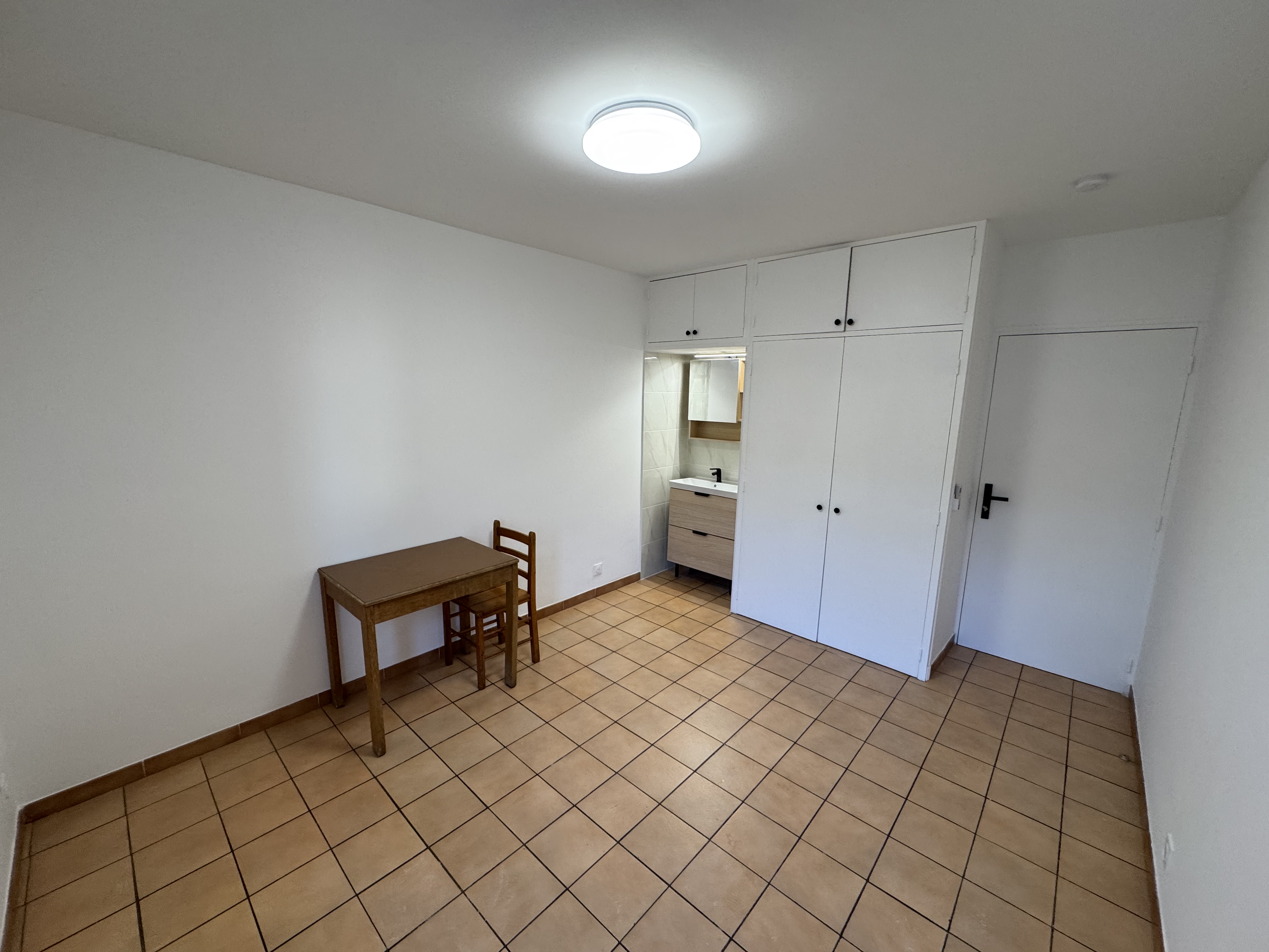 Chambre &ndash; autre angle